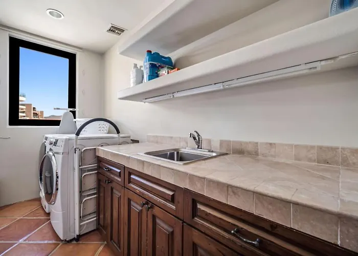 4bd 2-level Penthouse 5-star Beachfront Paradise. Cabo San Lucas