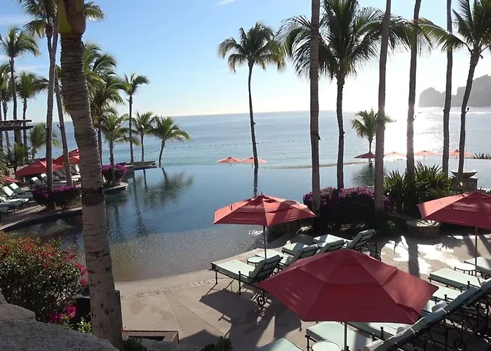 Holiday home 4bd 2-level Penthouse 5-star Beachfront Paradise. *