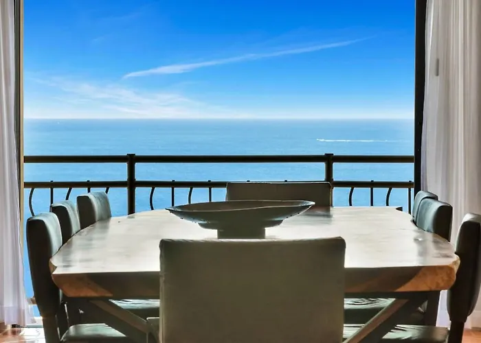 4bd 2-level Penthouse 5-star Beachfront Paradise. Holiday home Cabo San Lucas