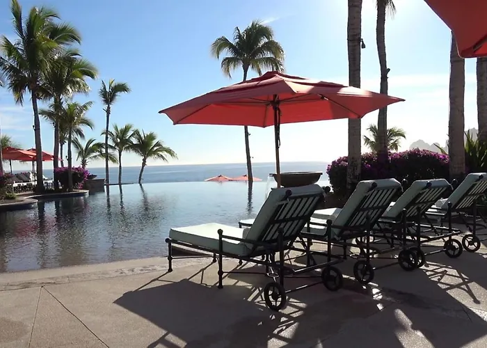 Holiday home 4bd 2-level Penthouse 5-star Beachfront Paradise.