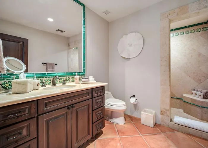 4bd 2-level Penthouse 5-star Beachfront Paradise. Cabo San Lucas