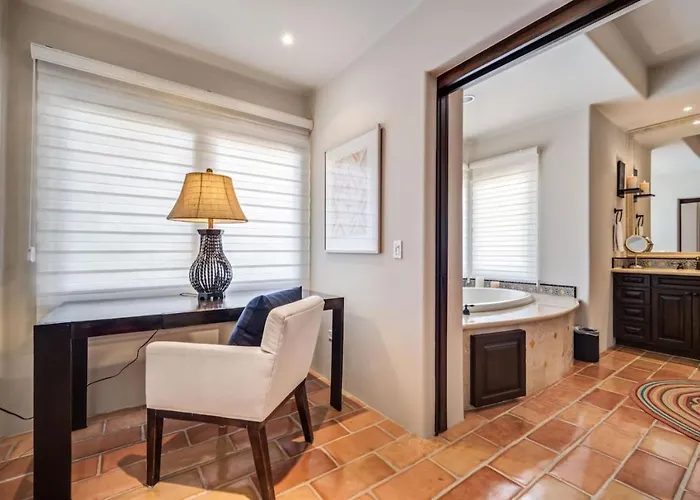 4bd 2-level Penthouse 5-star Beachfront Paradise. Holiday home Cabo San Lucas