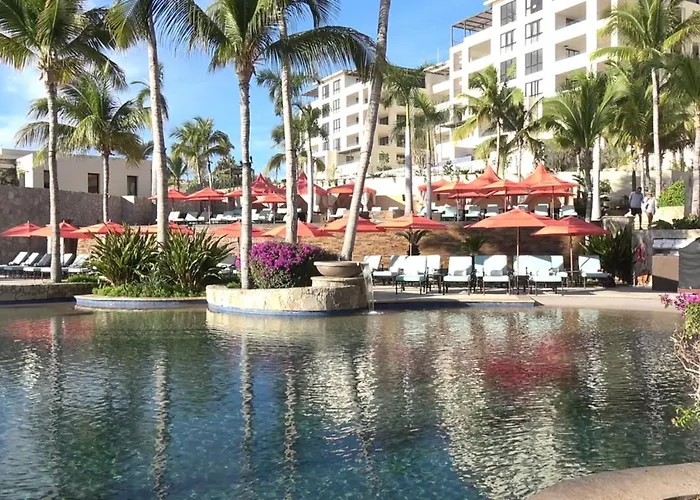 Holiday home 4bd 2-level Penthouse 5-star Beachfront Paradise.