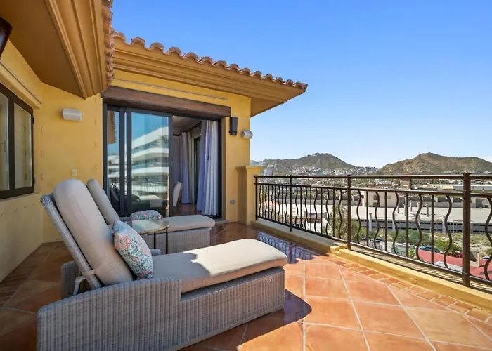 4bd 2-level Penthouse 5-star Beachfront Paradise.