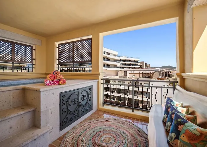 4bd 2-level Penthouse 5-star Beachfront Paradise. Holiday home Cabo San Lucas
