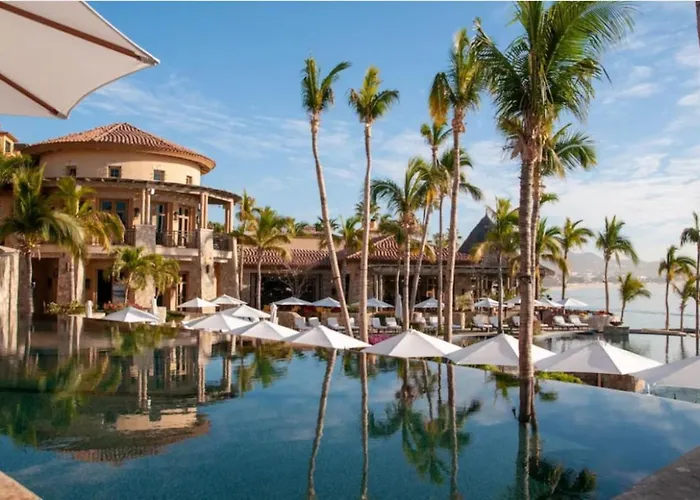 4bd 2-level Penthouse 5-star Beachfront Paradise. Holiday home Cabo San Lucas