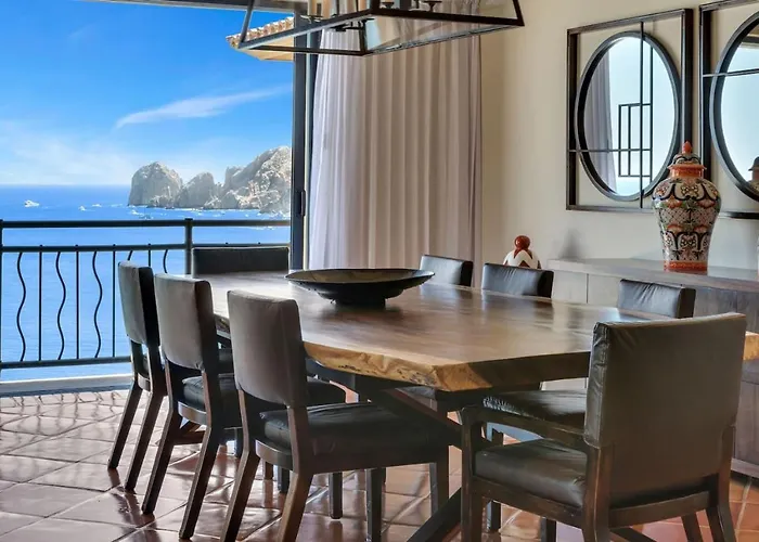 Holiday home 4bd 2-level Penthouse 5-star Beachfront Paradise.